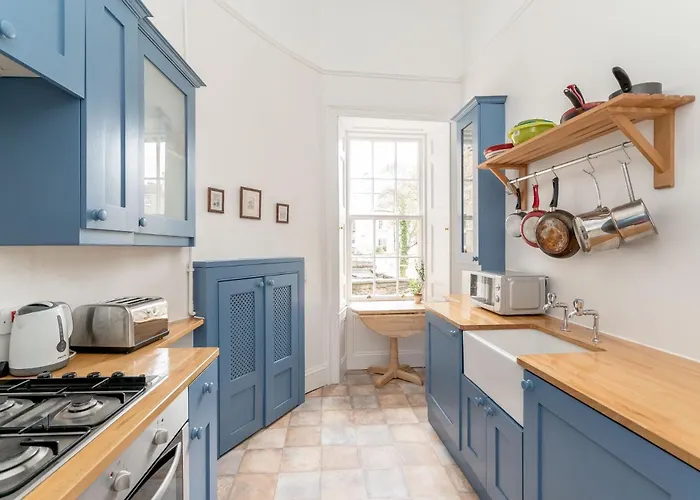 Melville Street Apartment
