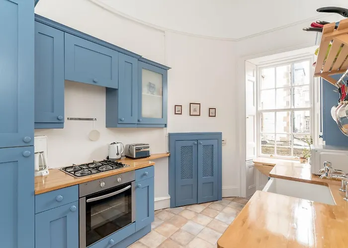 Melville Street Apartment